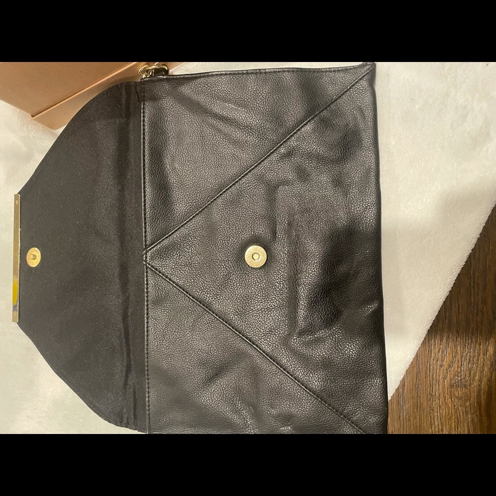 Large wristlet